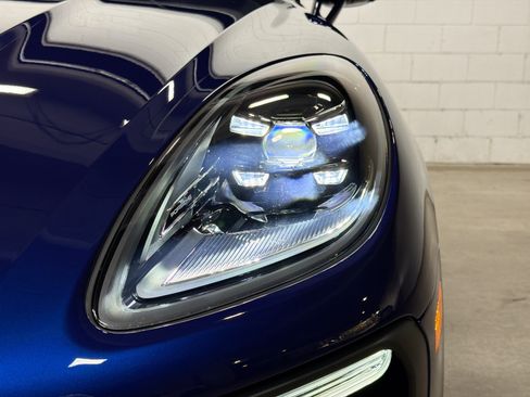 Certified 2026 Porsche Macan AWD/4WD image 10