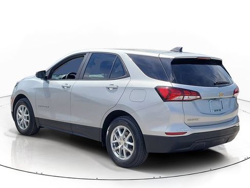 Used 2022 Chevrolet Equinox LS FWD image 7