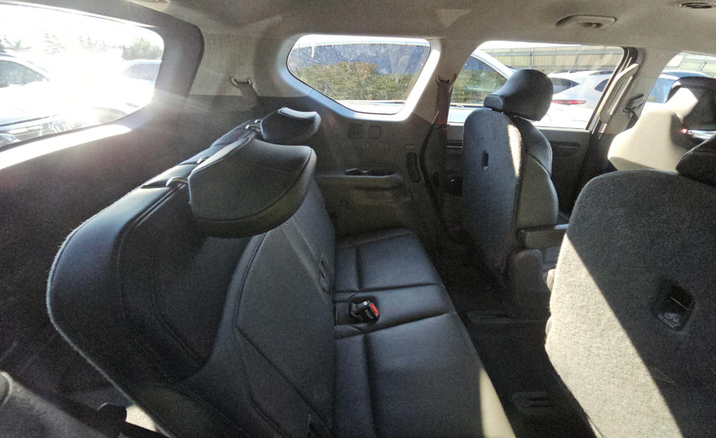 Used 2024 Kia EV9 Light Long Range RWD image 17