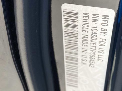 Certified 2023 Dodge Durango Citadel image 30