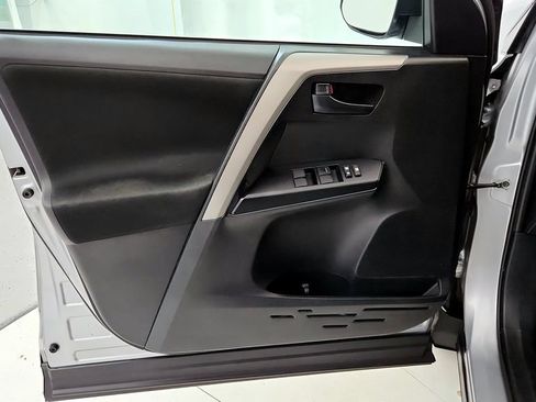 Used 2018 Toyota RAV4 LE w/ All Weather Liner Package AWD/4WD image 22