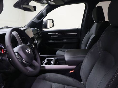 New 2026 RAM 1500 4x4 Crew Cab image 8