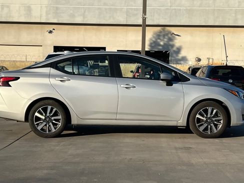 Used 2023 Nissan Versa SV image 9