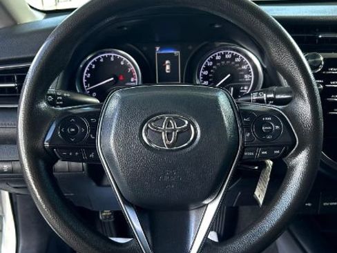Used 2020 Toyota Camry LE image 12