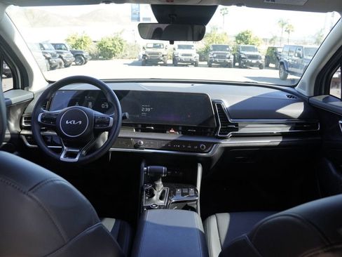 Used 2024 Kia Sportage EX image 23