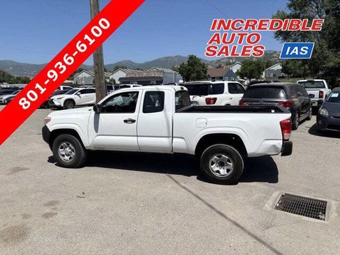 Used 2017 Toyota Tacoma SR5 image 1