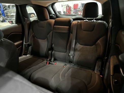 Used 2017 Jeep Cherokee Latitude AWD/4WD image 28