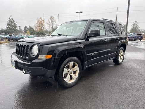 Used 2014 Jeep Patriot Sport w/ Power Value Group image 3