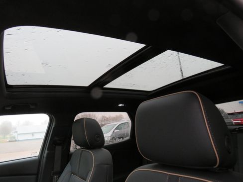 Used 2025 Chevrolet Blazer Premier w/ Driver Confidence II Package image 8