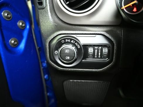 Used 2018 Jeep Wrangler Unlimited Sport S image 42