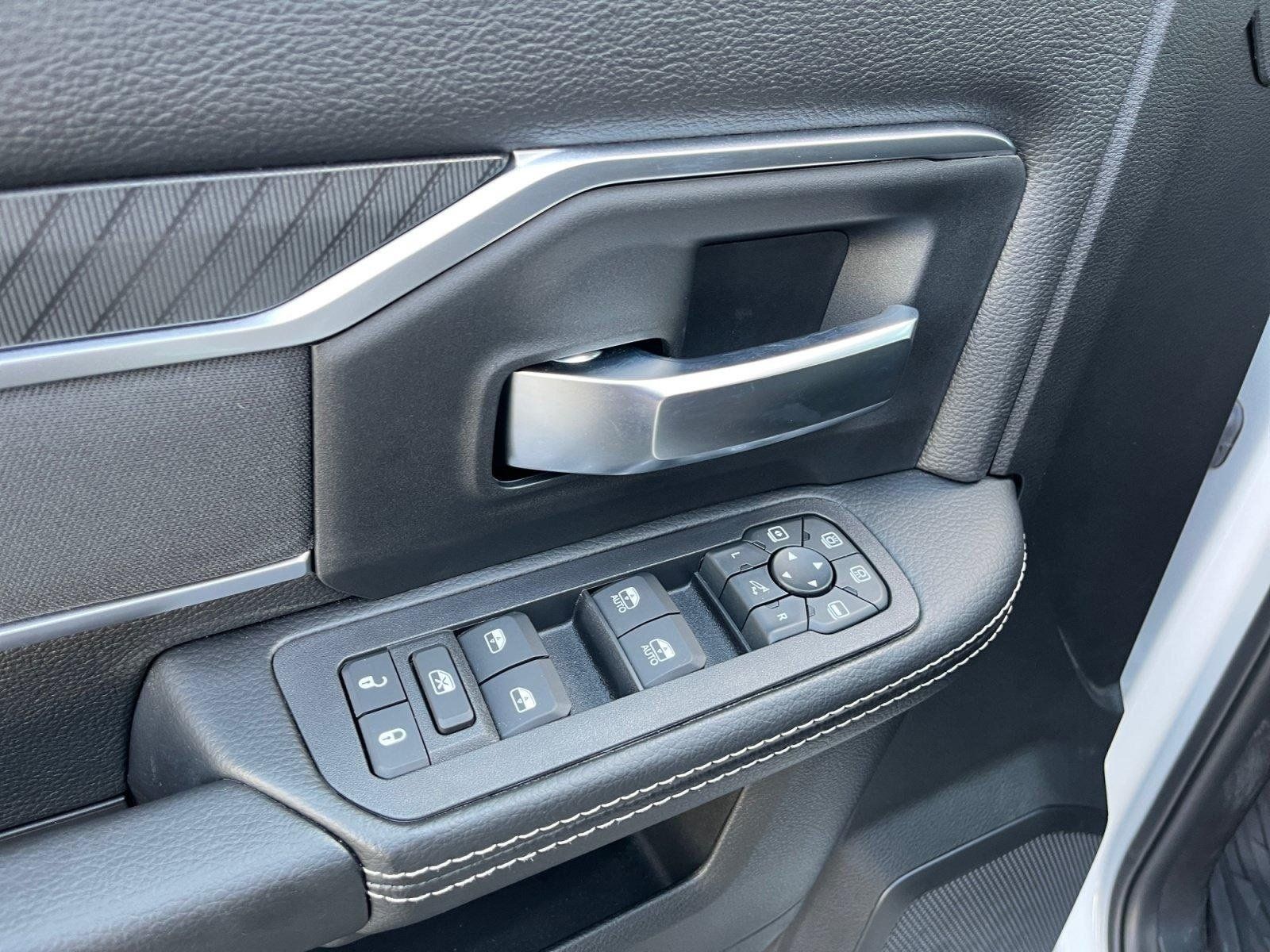 New 2026 RAM 2500 Big Horn AWD/4WD image 14