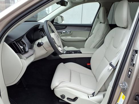 New 2026 Volvo XC90 T8 Ultra w/ Protection Package AWD/4WD image 7