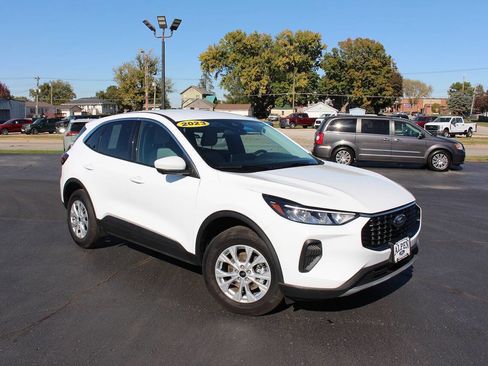 Used 2023 Ford Escape Active w/ Tech Pack #2 image 3