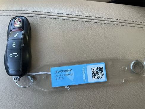 Used 2018 Porsche Cayenne Platinum Edition image 27