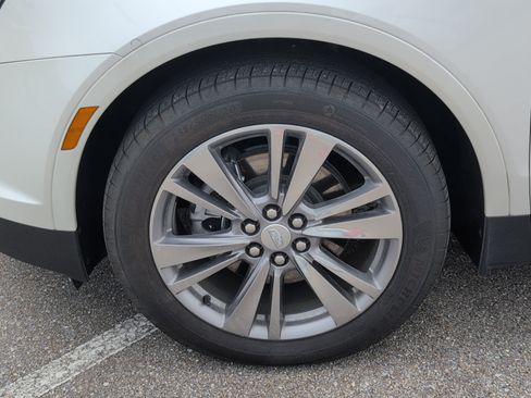 Certified 2025 Cadillac XT5 Premium Luxury AWD/4WD image 11