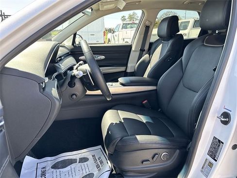 Used 2022 Genesis GV70 2.5T w/ Select Package image 16