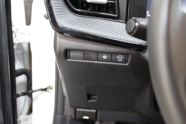 Used 2026 Nissan Kicks SR FWD image 15