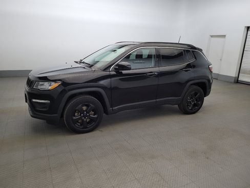 Used 2021 Jeep Compass Latitude AWD/4WD image 2