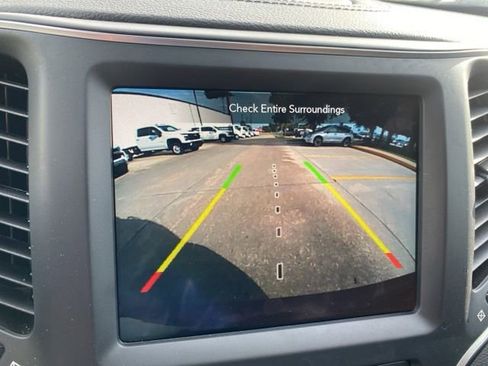 Used 2023 Jeep Cherokee Altitude Lux AWD/4WD image 59
