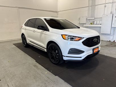 Used 2024 Ford Edge SE w/ Black Appearance Package