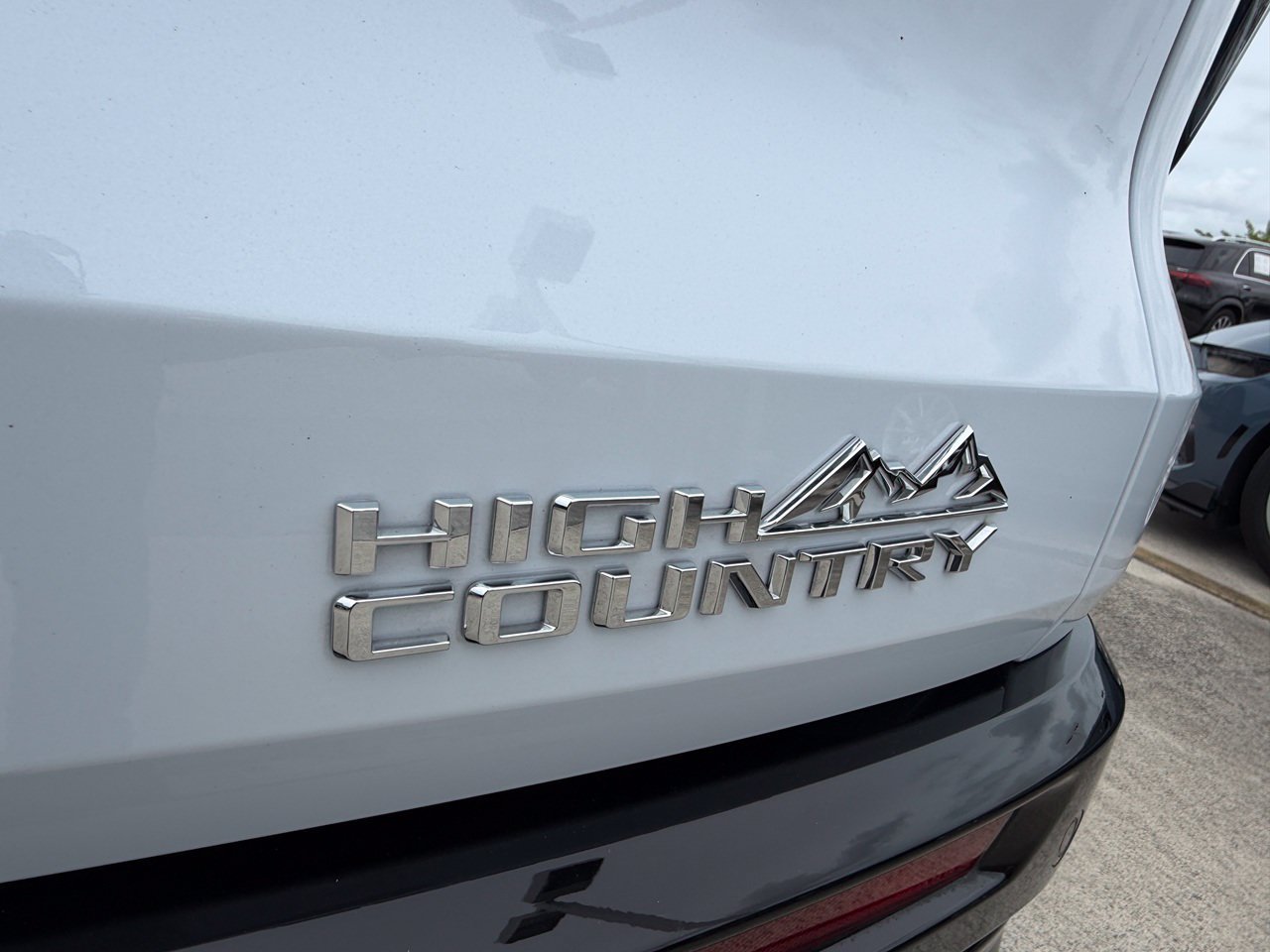 Used 2026 Chevrolet Traverse High Country FWD image 9