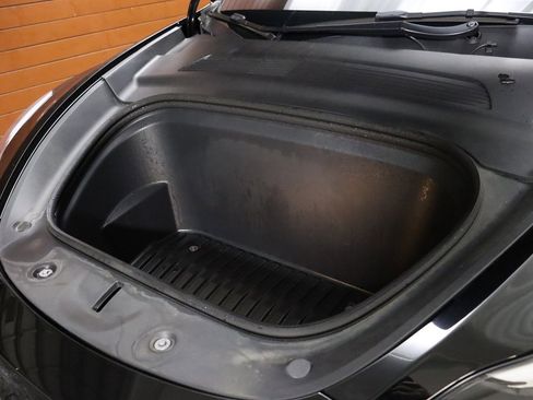 Used 2021 Tesla Model Y Long Range image 4