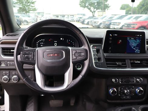 Used 2022 GMC Yukon XL SLE AWD/4WD image 18