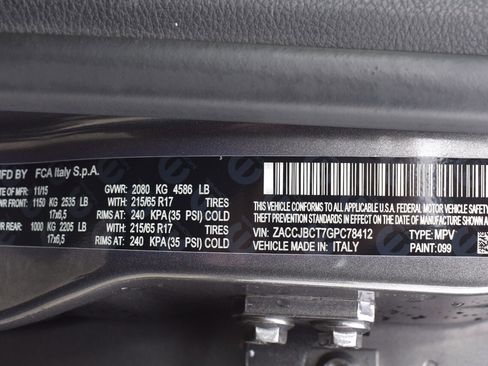 Used 2016 Jeep Renegade Trailhawk w/ Premium Trailhawk Package image 32