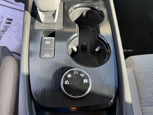 Used 2023 Nissan Rogue SV image 25