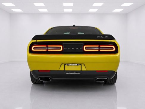 Used 2021 Dodge Challenger R/T Scat Pack RWD image 9