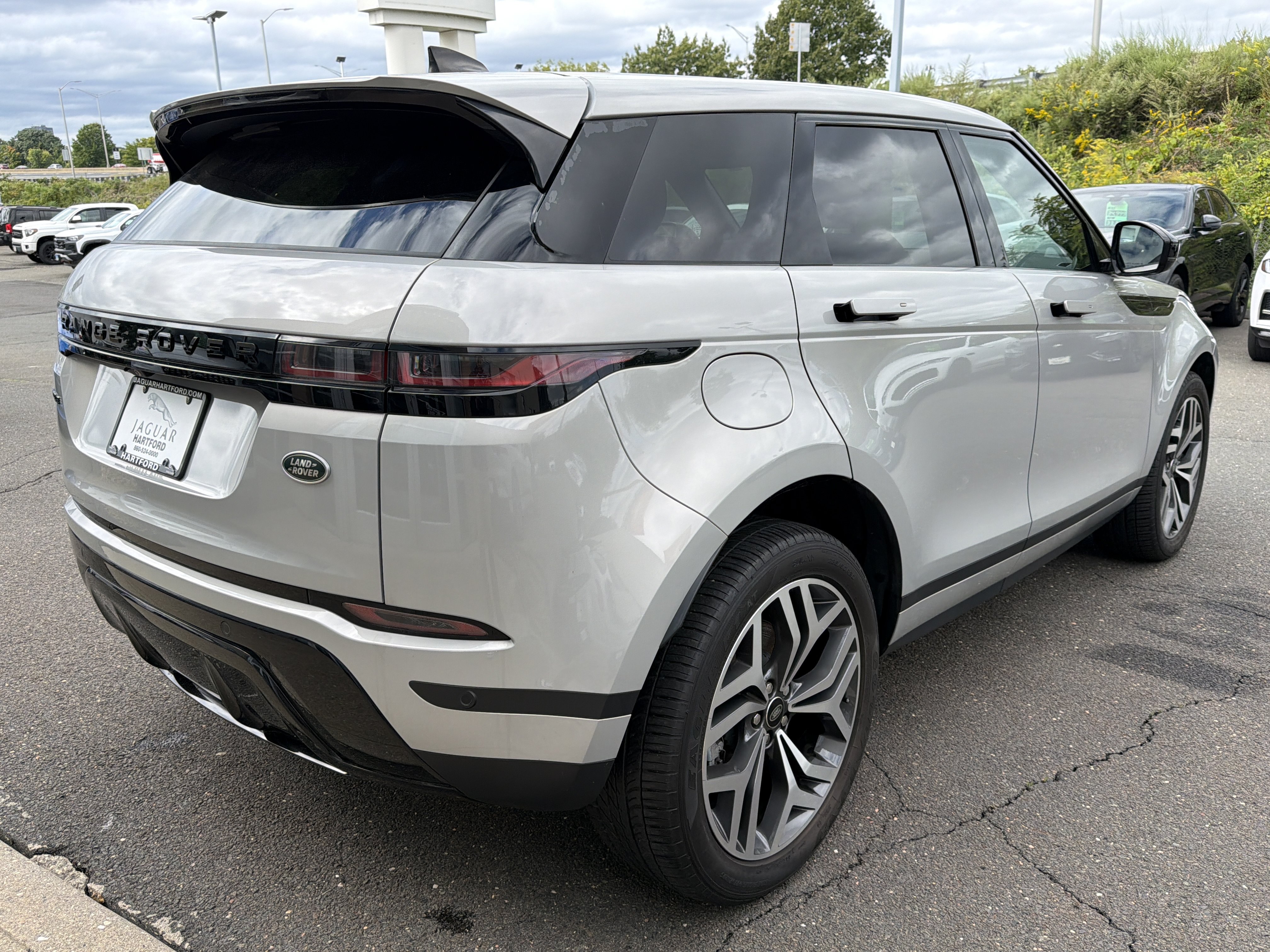 Used 2023 Land Rover Range Rover Evoque SE AWD/4WD image 4