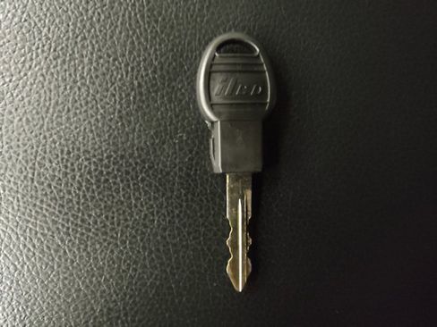 Used 2022 RAM 1500 Classic SLT image 32