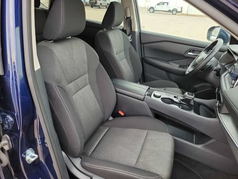 Used 2025 Nissan Rogue SV AWD/4WD image 18