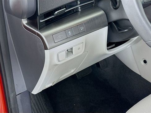 Certified 2025 Hyundai Kona SEL image 10