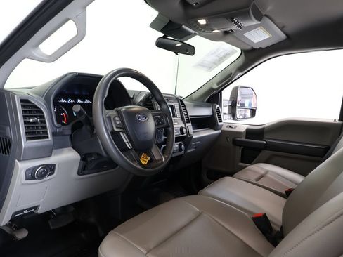 Used 2022 Ford F250 XL w/ Power Equipment Group AWD/4WD image 16