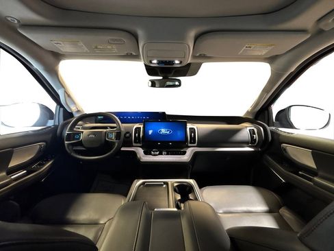 Certified 2025 Ford Expedition Active AWD/4WD image 21