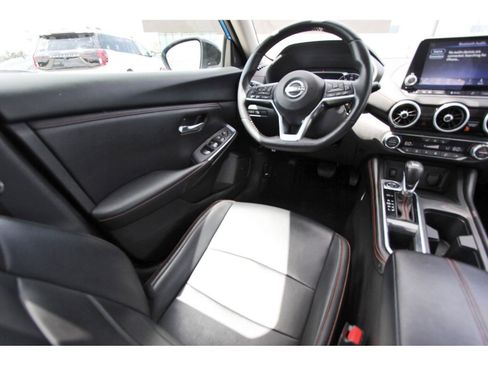 Used 2024 Nissan Sentra SR w/ SR Premium Package image 11