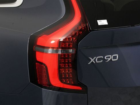 New 2026 Volvo XC90 B5 Plus image 15