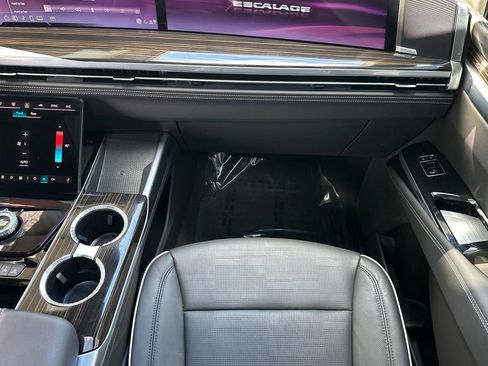 Used 2025 Cadillac Escalade Premium Luxury w/ LPO, Floor Liner Package AWD/4WD image 29