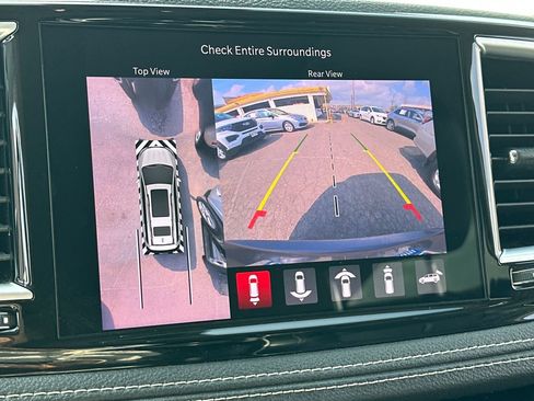 Used 2022 Chrysler Pacifica Limited image 17