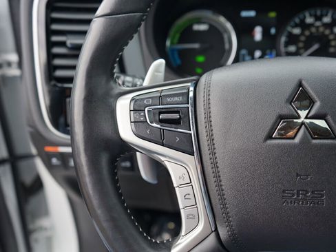 Used 2020 Mitsubishi Outlander GT image 25