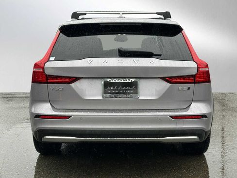 Used 2026 Volvo V60 B5 Cross Country Plus w/ Climate Package AWD/4WD image 4