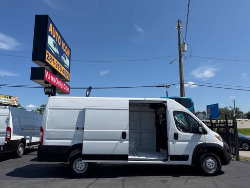 Used 2025 RAM ProMaster 3500 w/ Convenience Group FWD image 12