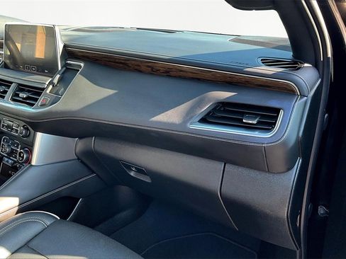 Used 2024 Chevrolet Tahoe Premier image 17