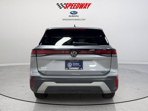 Certified 2025 Volkswagen Tiguan SE AWD/4WD image 7