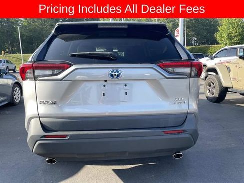 Used 2021 Toyota RAV4 XLE w/ Convenience Package AWD/4WD image 6