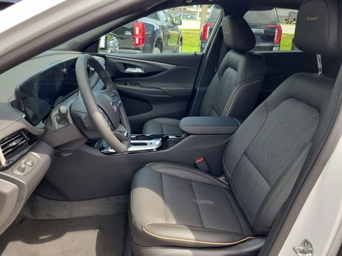 New 2025 Buick Envista Avenir image 12