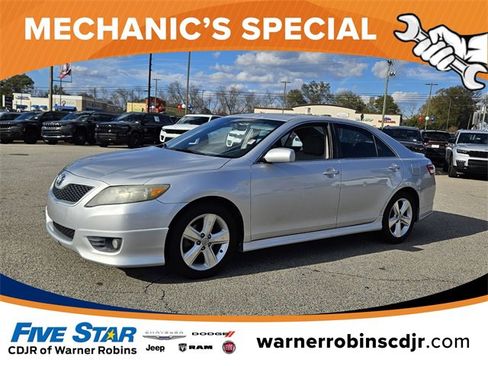 Used 2011 Toyota Camry SE image 3