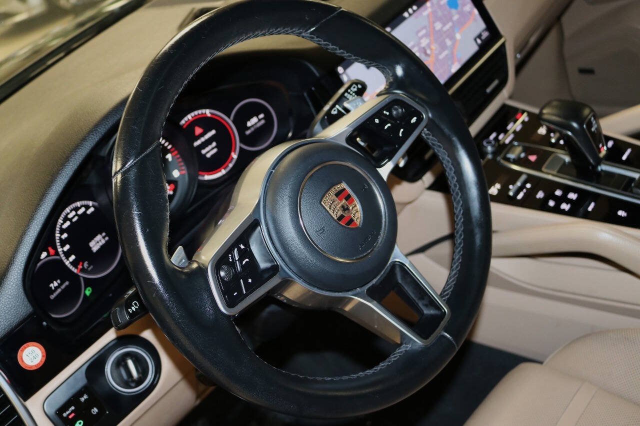 Used 2020 Porsche Cayenne Turbo AWD/4WD image 73