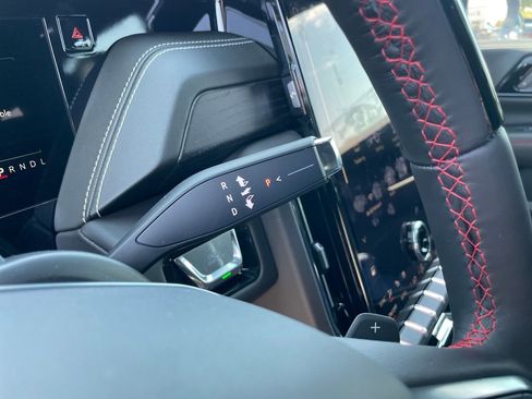 New 2025 GMC Yukon AT4 Ultimate image 25